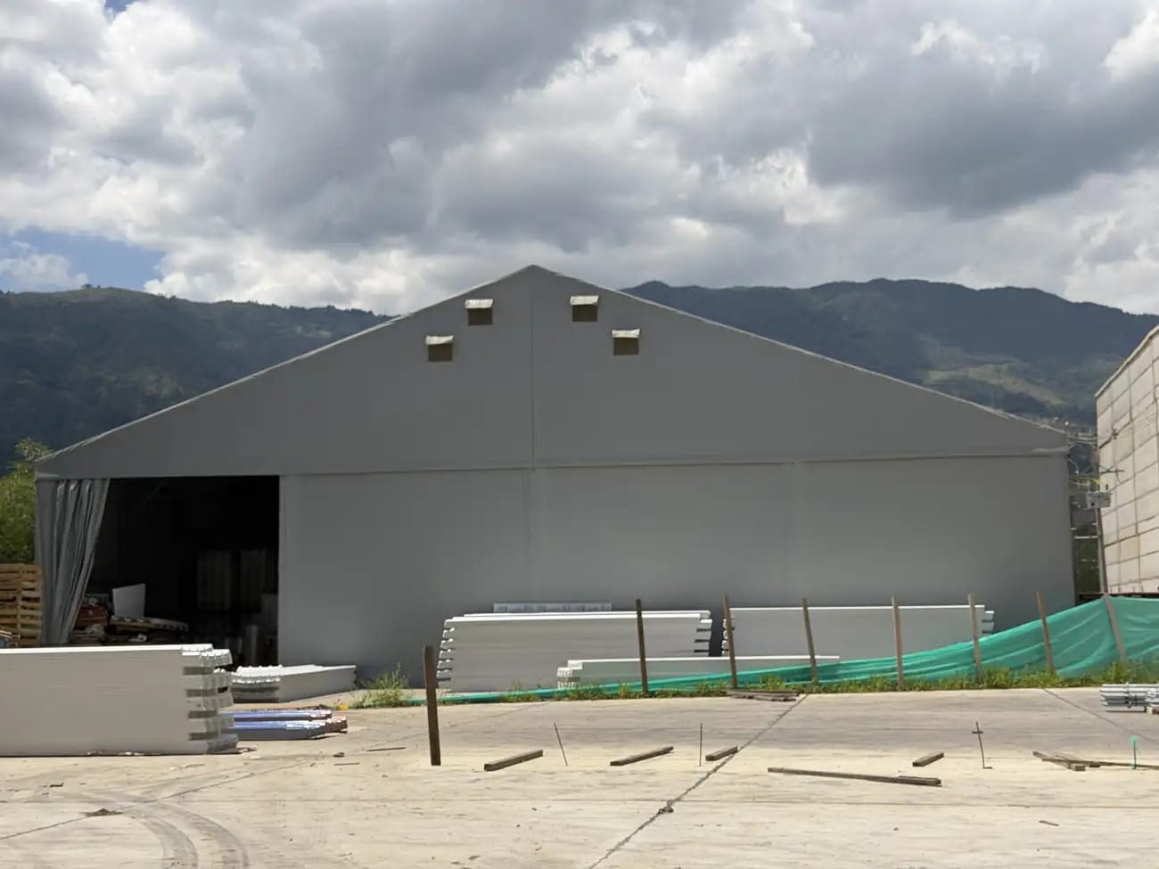 Bodega en carpa
